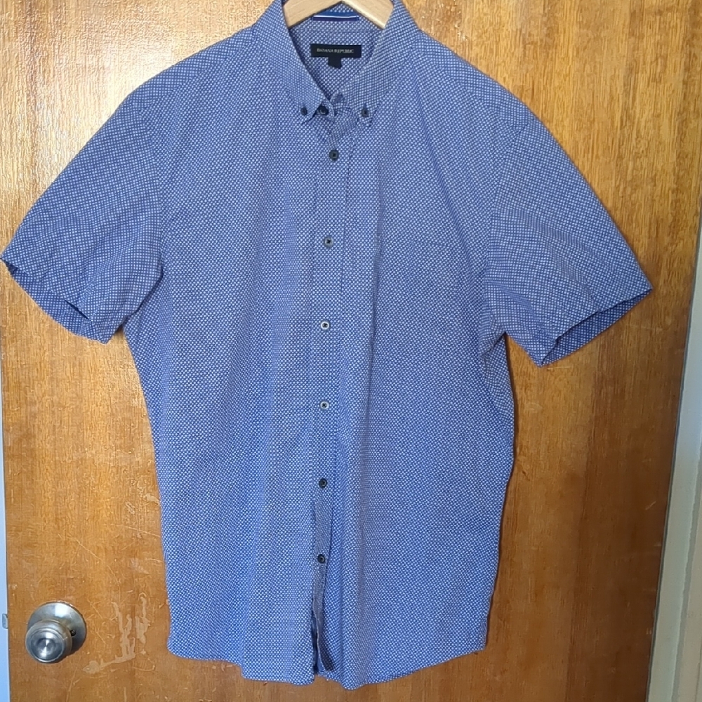 Banana Republic Short-Sleeve Navy Micro-Pattern Button-Down Shirt